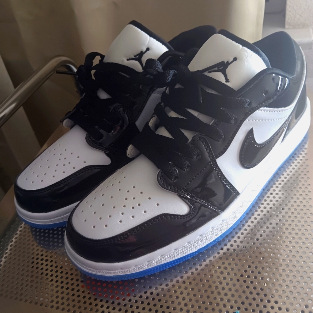 Nike Air Jordan 1 ES Concordesb Size 8.5 men